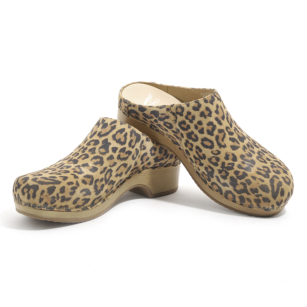 leopard dansko